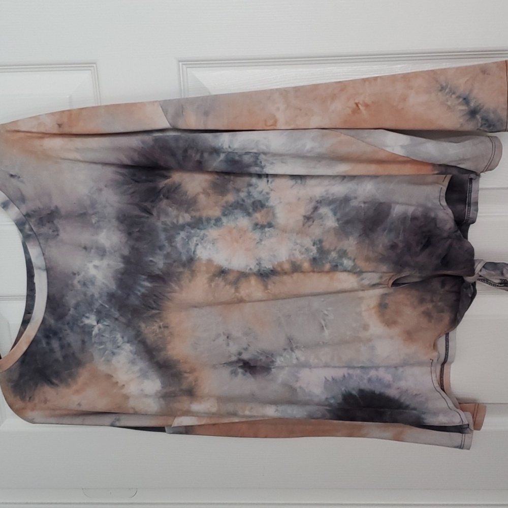 Wallflower tie dye long sleeve knot front top
